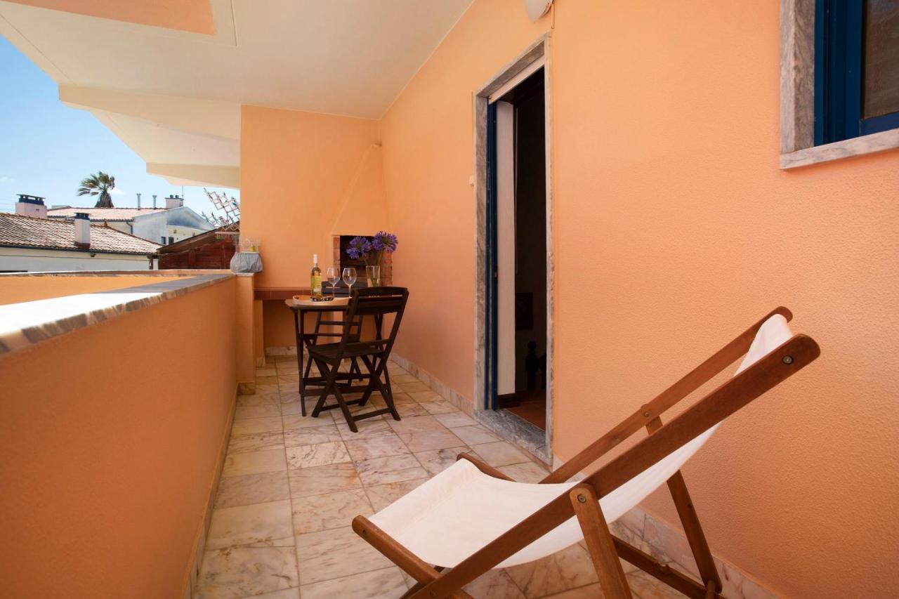 Sao Bernardino Beach House Atouguia Da Baleia Exterior photo